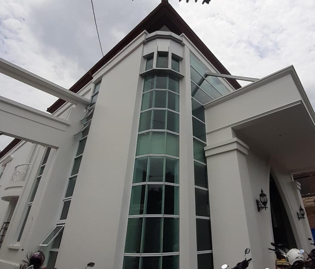 Madina Inn Yogyakarta Dış mekan fotoğraf